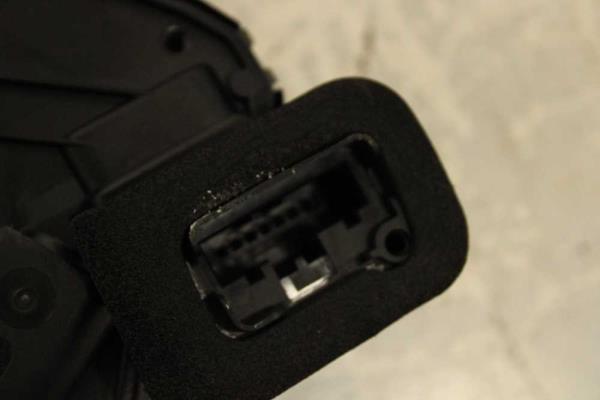 GACHE DE PORTE ARRIERE GAUCHE VW TOURAN 9/2015+ - Vue 3